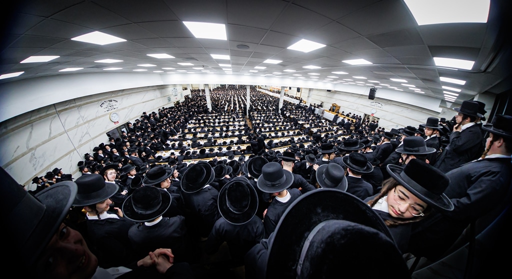 רבבות בקריית יואל: בסטאמר חגגו את יום ההילולה ה-44