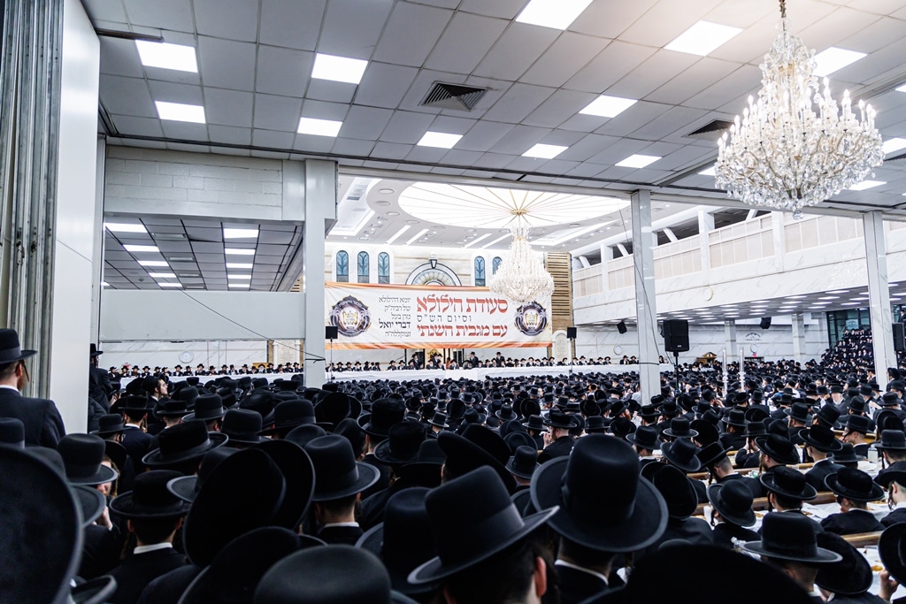 רבבות בקריית יואל: בסטאמר חגגו את יום ההילולה ה-44