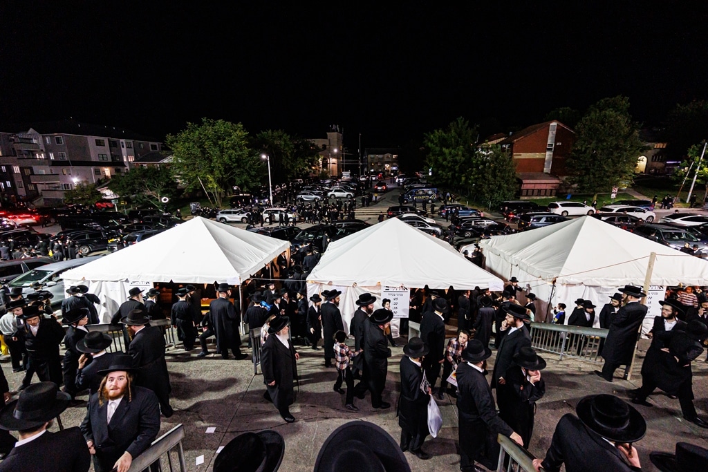 רבבות בקריית יואל: בסטאמר חגגו את יום ההילולה ה-44