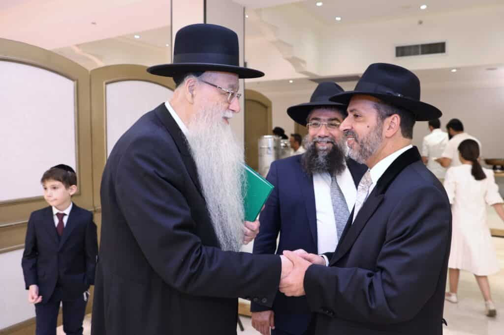 בהשתתפות רבנים: רבה של יקנעם השיא את נכדו בבני ברק