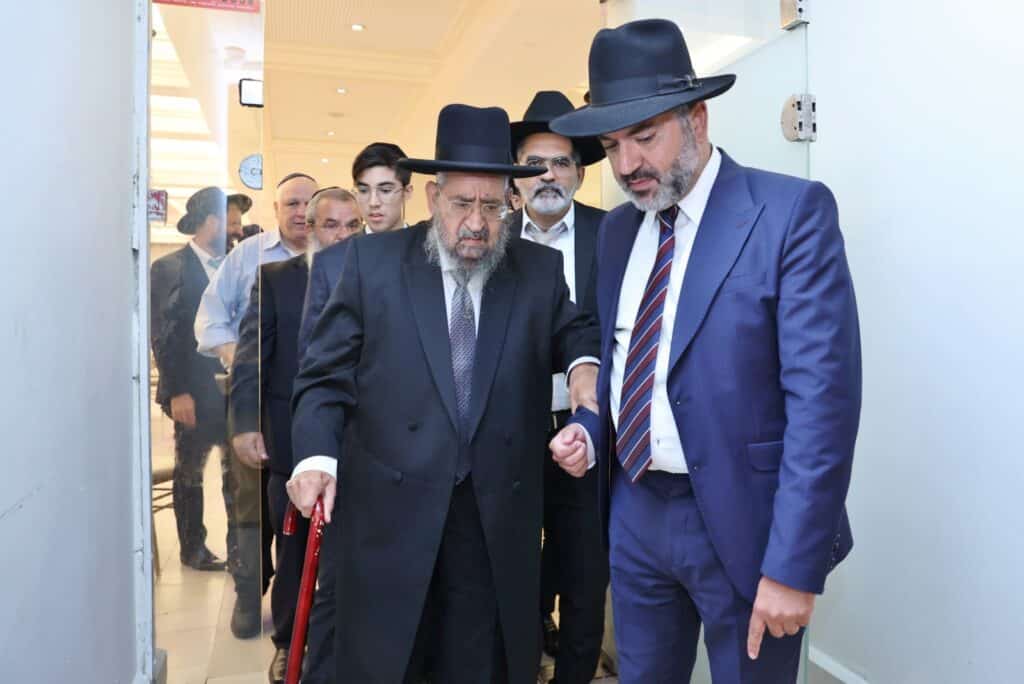 בהשתתפות רבנים: רבה של יקנעם השיא את נכדו בבני ברק