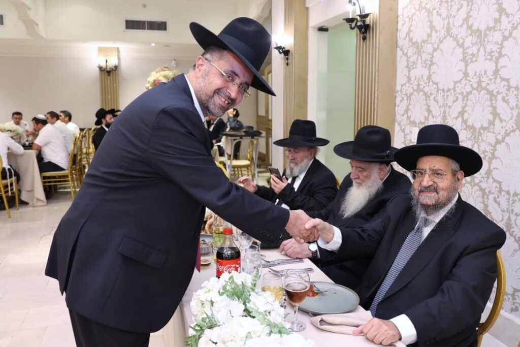 בהשתתפות רבנים: רבה של יקנעם השיא את נכדו בבני ברק