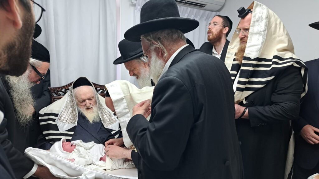 ברית ותפילין: השמחה הכפולה בבית הראב"ד