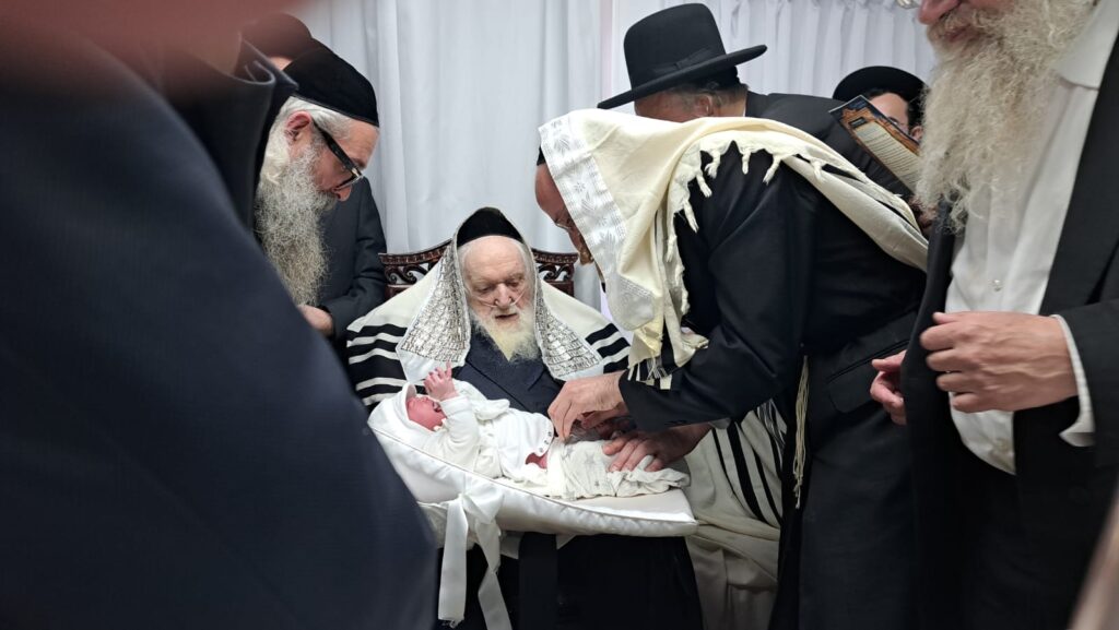 ברית ותפילין: השמחה הכפולה בבית הראב"ד