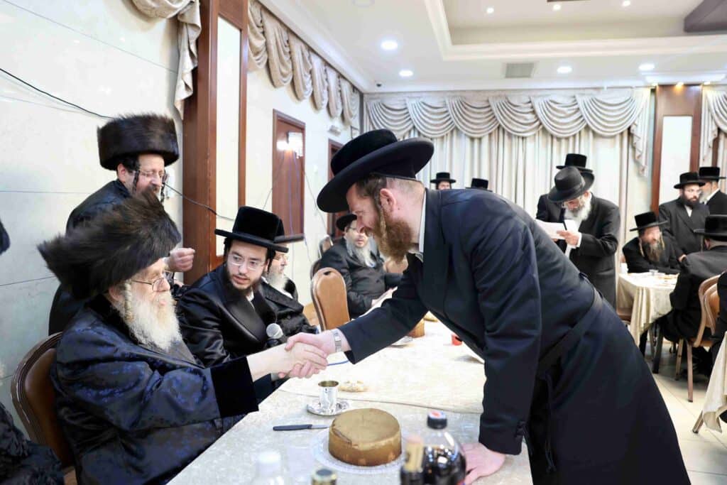 אדמו"רים ורבנים השתתפו באירוסי בן האדמו"ר מרימנוב