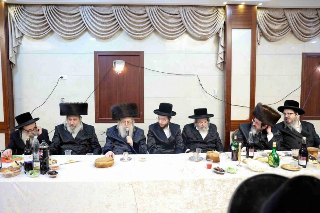 אדמו"רים ורבנים השתתפו באירוסי בן האדמו"ר מרימנוב