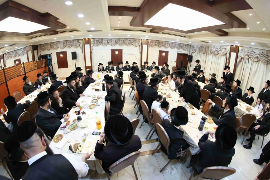 אדמו"רים ורבנים השתתפו באירוסי בן האדמו"ר מרימנוב