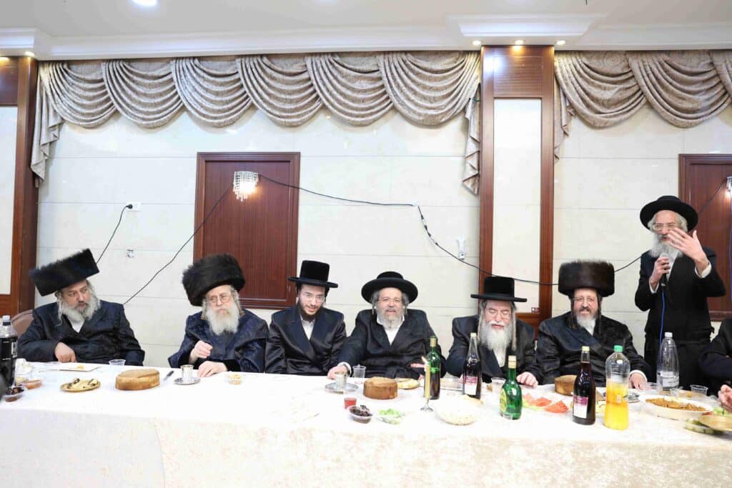 אדמו"רים ורבנים השתתפו באירוסי בן האדמו"ר מרימנוב