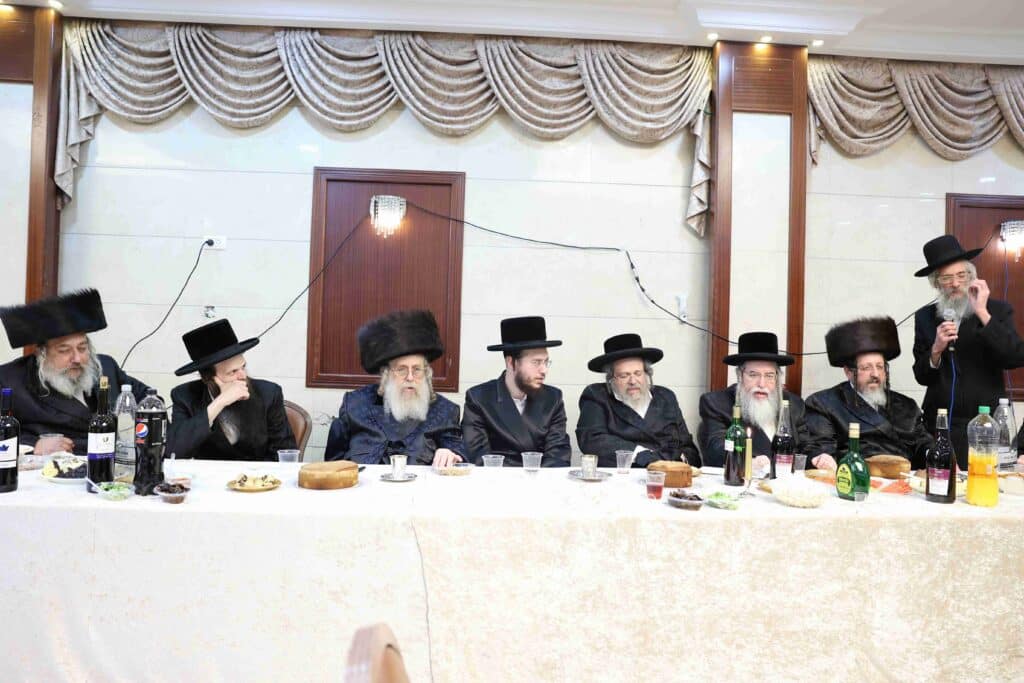 אדמו"רים ורבנים השתתפו באירוסי בן האדמו"ר מרימנוב