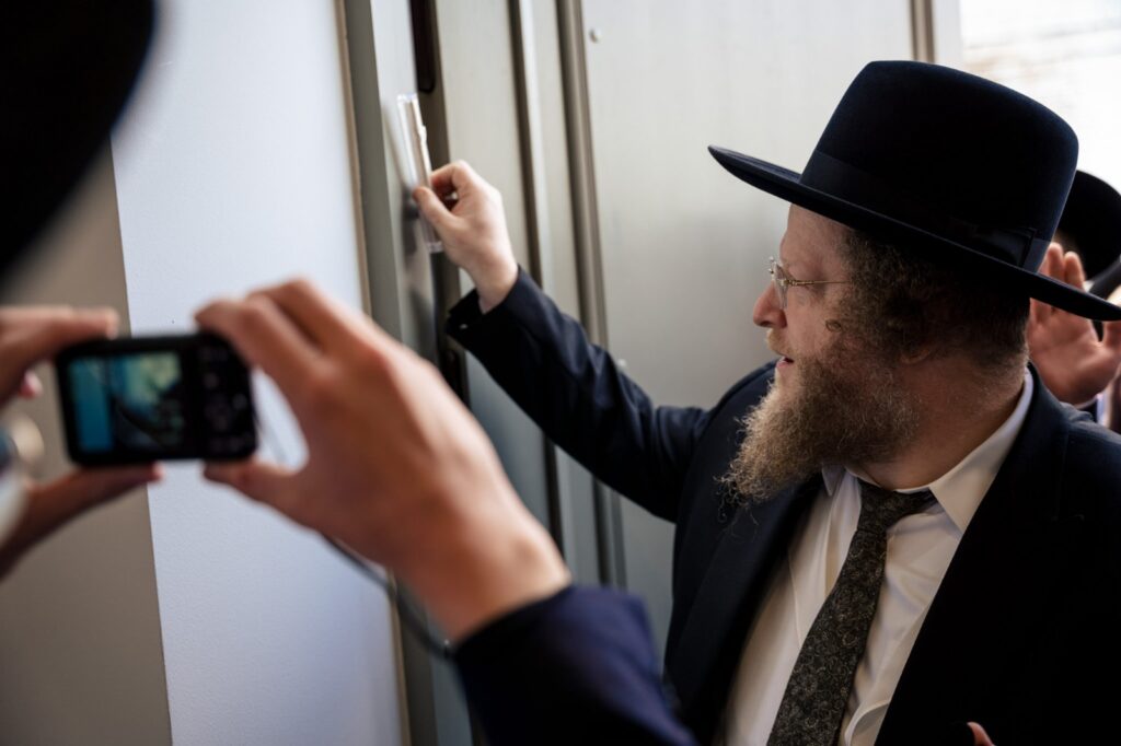 הגרש"ב סורוצקין גאל את בניין ישיבת טעלז בליטא