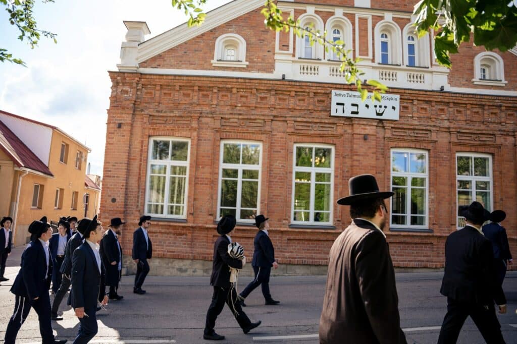 הגרש"ב סורוצקין גאל את בניין ישיבת טעלז בליטא