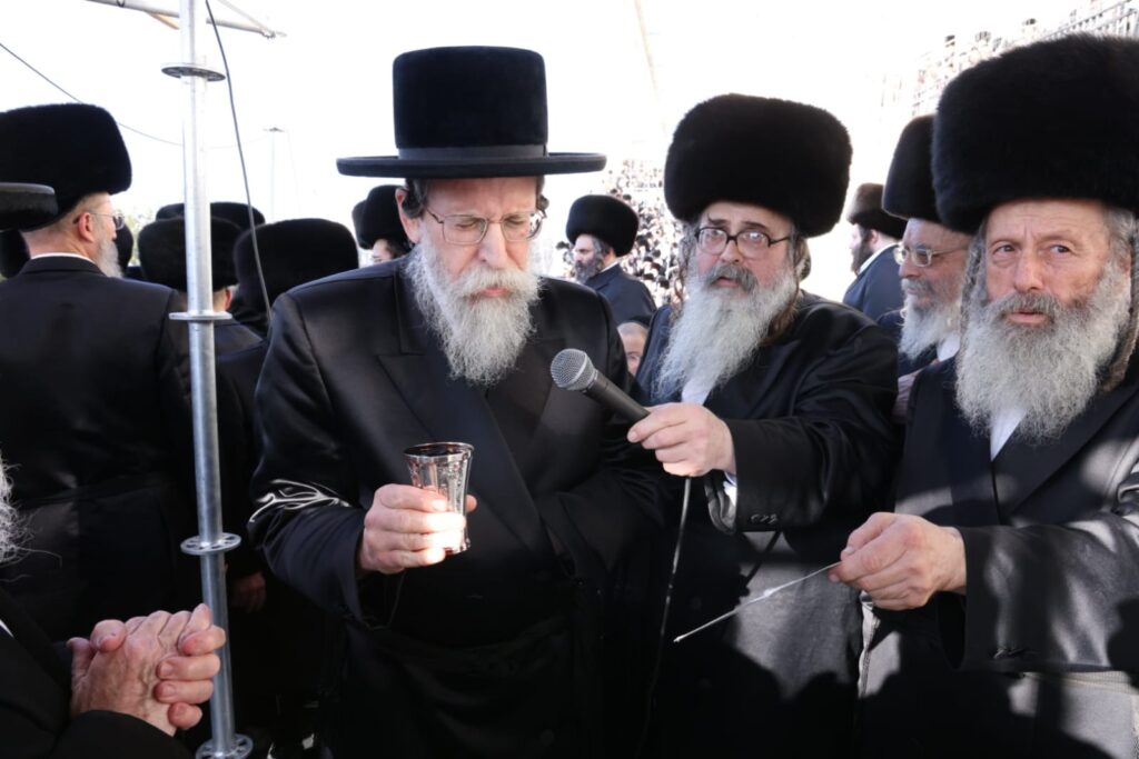 ירמיהו נחסם: רבבות חסידי גור בחופת נכדת הרבי