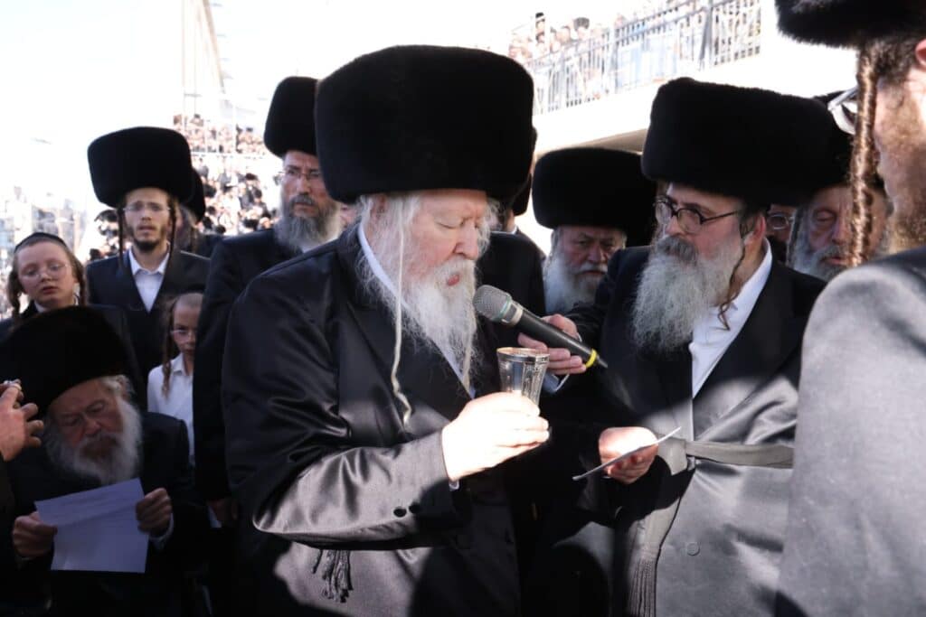 ירמיהו נחסם: רבבות חסידי גור בחופת נכדת הרבי