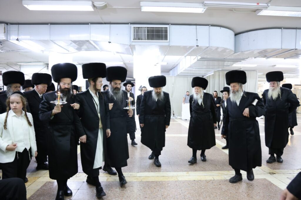 ירמיהו נחסם: רבבות חסידי גור בחופת נכדת הרבי