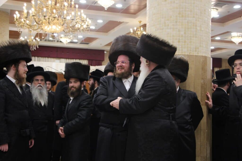 בשמחת החתונה: הרבי מויז'ניץ רקד עם ההויז בחור המיתולוגי