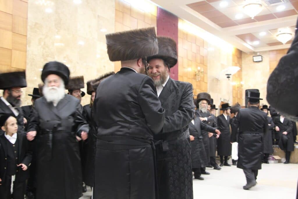בשמחת החתונה: הרבי מויז'ניץ רקד עם ההויז בחור המיתולוגי