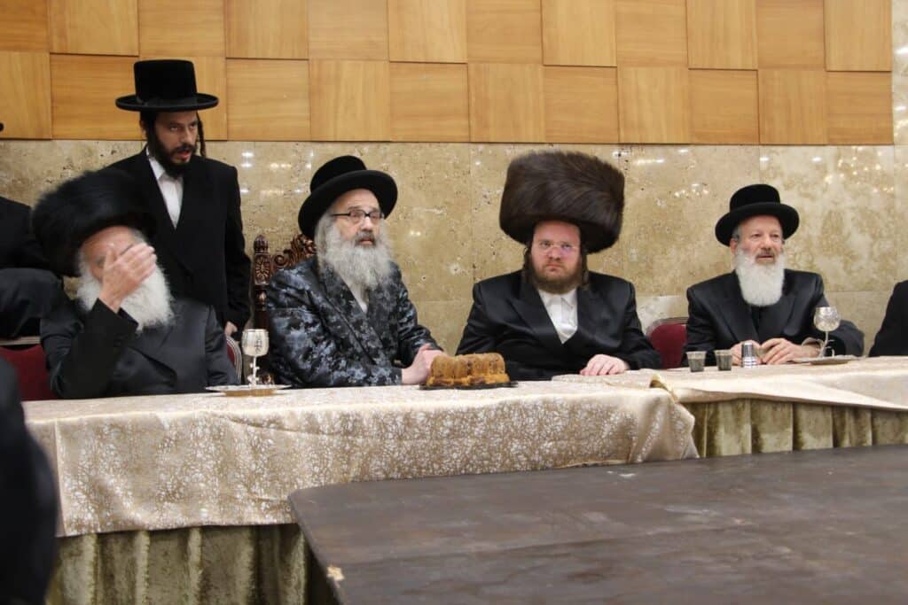 בשמחת החתונה: הרבי מויז'ניץ רקד עם ההויז בחור המיתולוגי