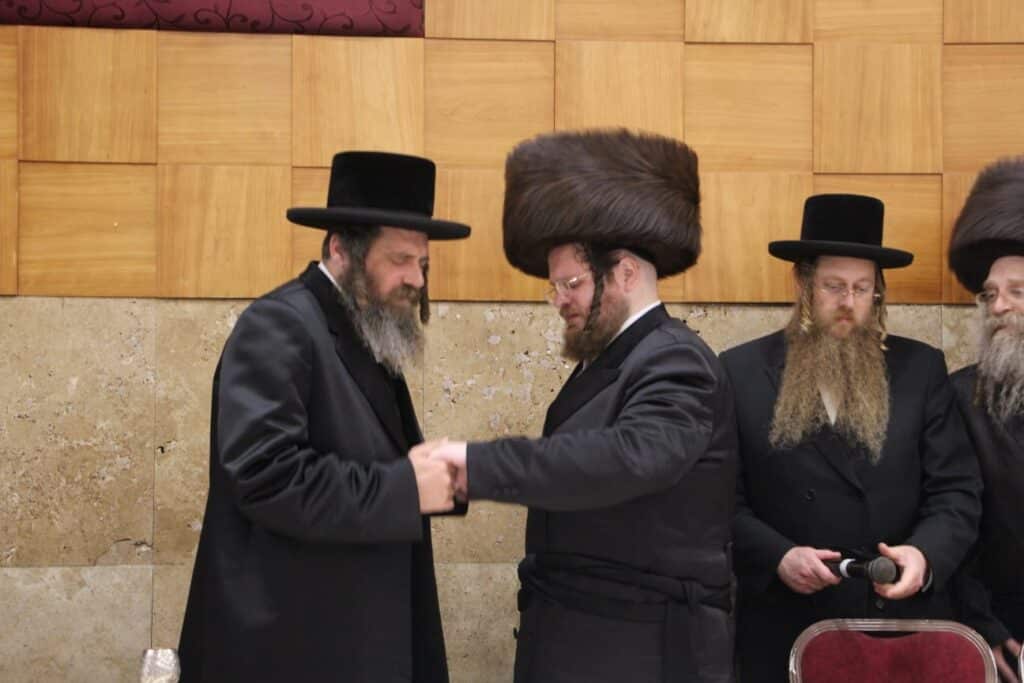 בשמחת החתונה: הרבי מויז'ניץ רקד עם ההויז בחור המיתולוגי