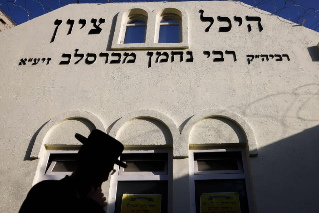 שירים, ריקודים ותפילות: אלפים כבר הגיעו לציון באומן