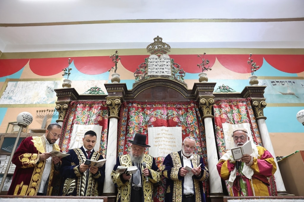 גלריה: הבוכרים חזרו לשכונה לאמירת הסליחות בביהכנ"ס העתיק