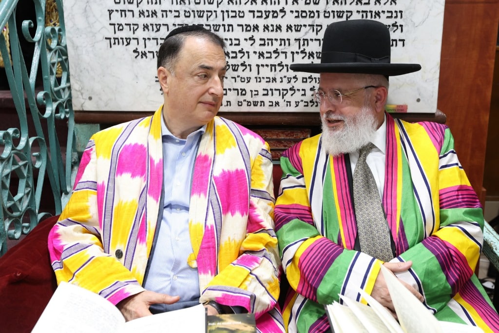 גלריה: הבוכרים חזרו לשכונה לאמירת הסליחות בביהכנ"ס העתיק