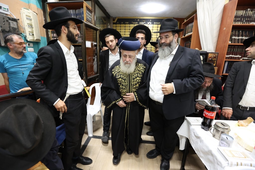 גלריה: הבוכרים חזרו לשכונה לאמירת הסליחות בביהכנ"ס העתיק