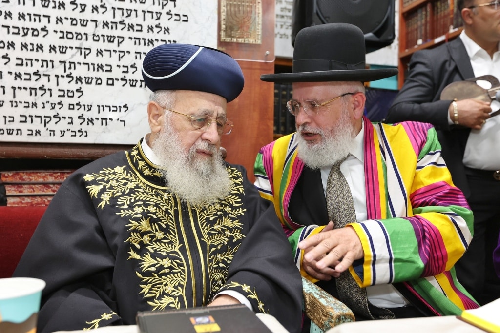 גלריה: הבוכרים חזרו לשכונה לאמירת הסליחות בביהכנ"ס העתיק