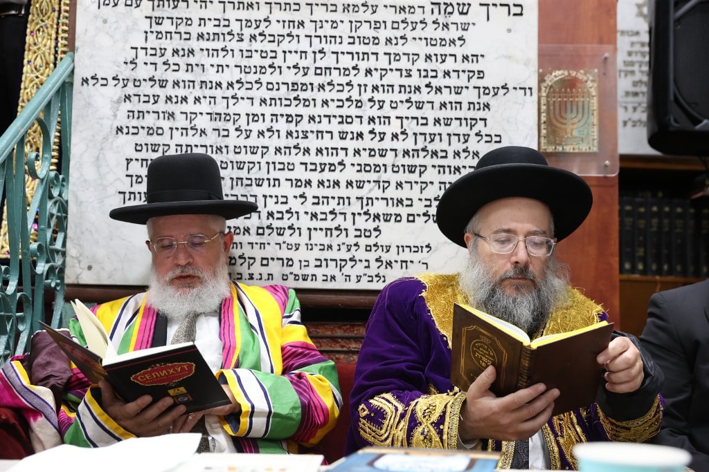 גלריה: הבוכרים חזרו לשכונה לאמירת הסליחות בביהכנ"ס העתיק