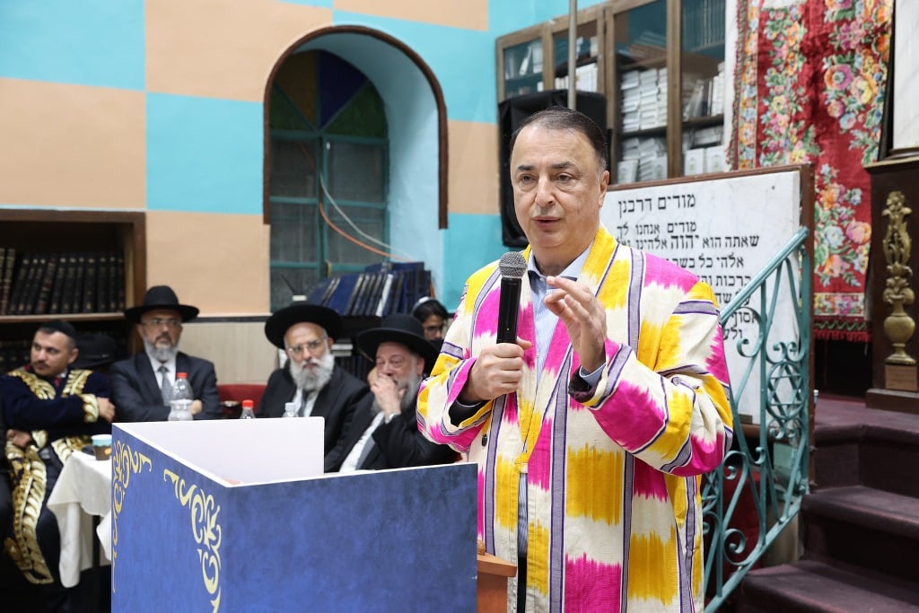 גלריה: הבוכרים חזרו לשכונה לאמירת הסליחות בביהכנ"ס העתיק