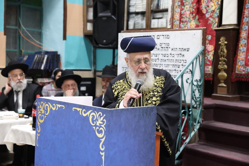 גלריה: הבוכרים חזרו לשכונה לאמירת הסליחות בביהכנ"ס העתיק