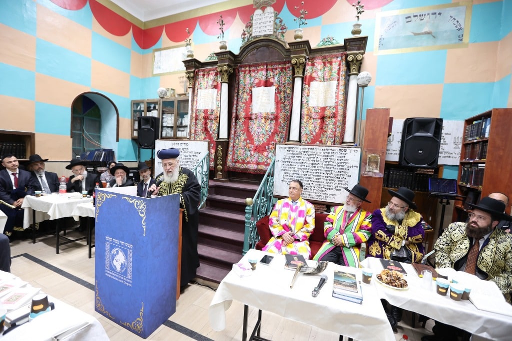 גלריה: הבוכרים חזרו לשכונה לאמירת הסליחות בביהכנ"ס העתיק