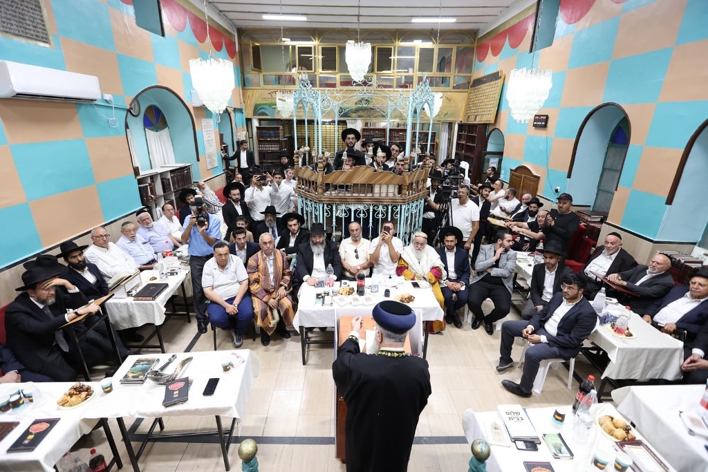 גלריה: הבוכרים חזרו לשכונה לאמירת הסליחות בביהכנ"ס העתיק