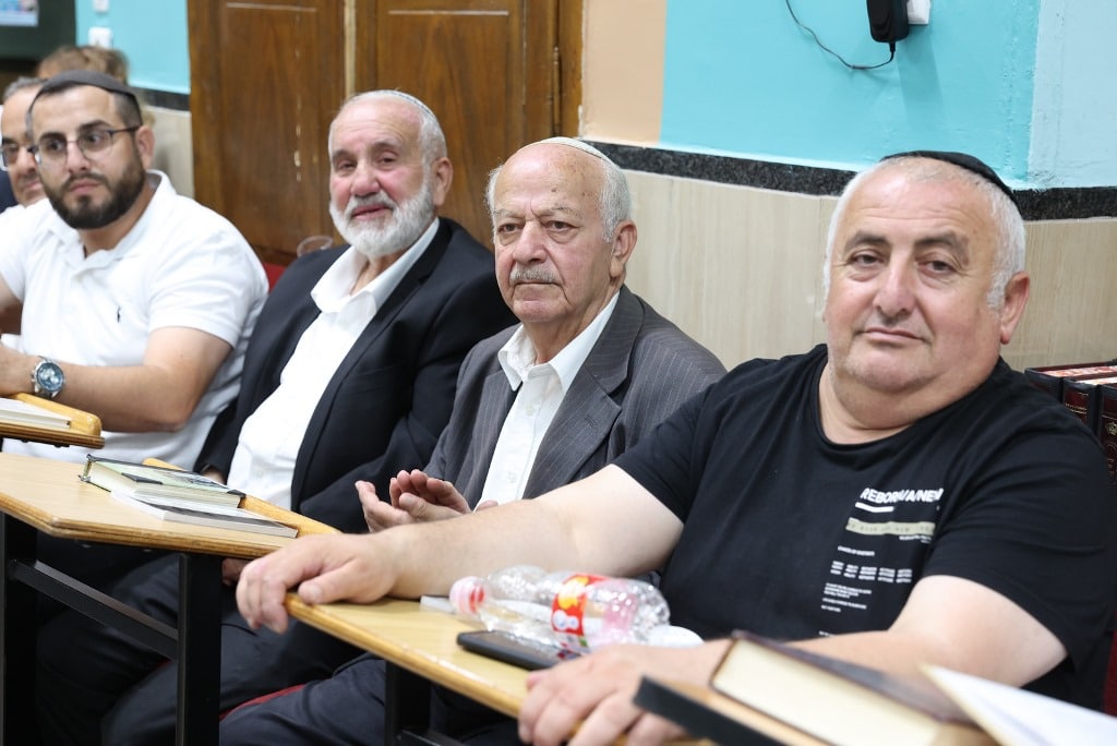 גלריה: הבוכרים חזרו לשכונה לאמירת הסליחות בביהכנ"ס העתיק