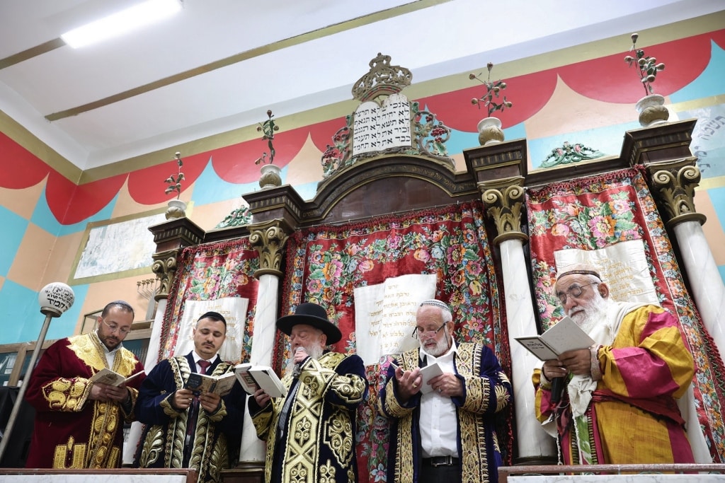 גלריה: הבוכרים חזרו לשכונה לאמירת הסליחות בביהכנ"ס העתיק