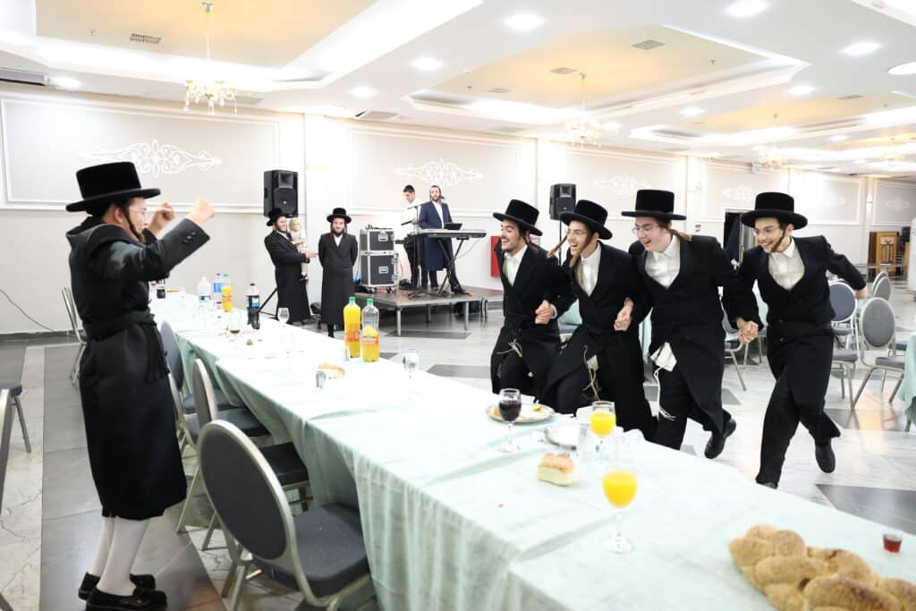 גלריה: בנדבורנא חגגו בר מצווה לנכד האדמו"ר זצ"ל