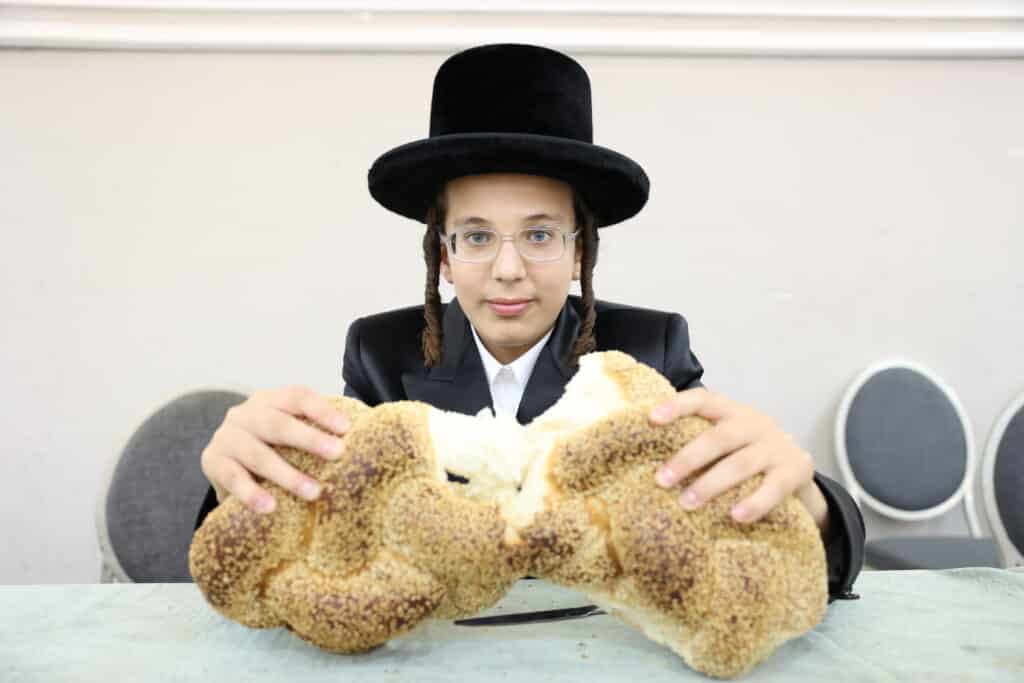 גלריה: בנדבורנא חגגו בר מצווה לנכד האדמו"ר זצ"ל