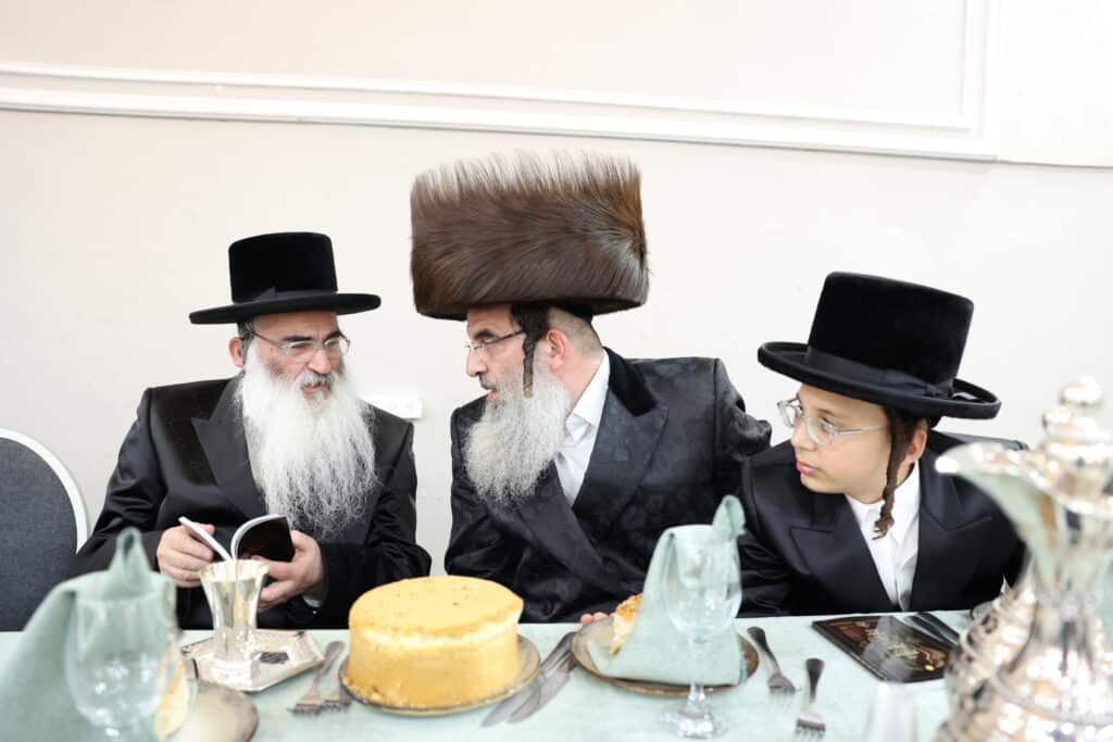 גלריה: בנדבורנא חגגו בר מצווה לנכד האדמו"ר זצ"ל