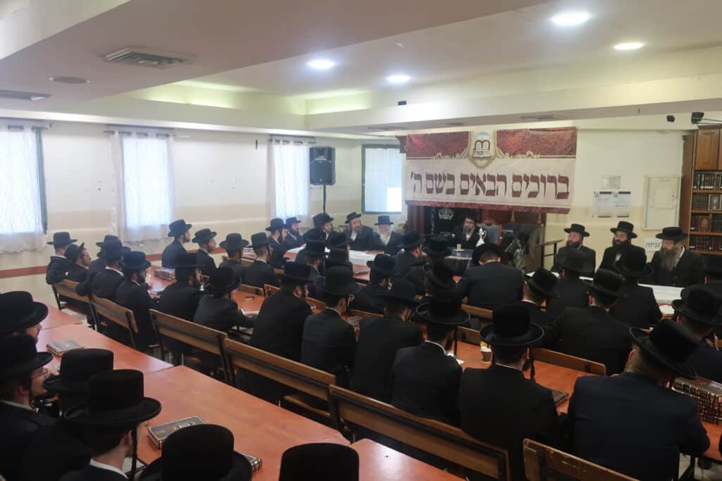 האדמו"ר מסקולען ירושלים בשיחת חיזוק בישיבת חיי תורה