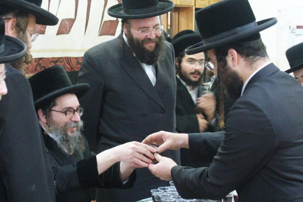 האדמו"ר מסקולען ירושלים בשיחת חיזוק בישיבת חיי תורה