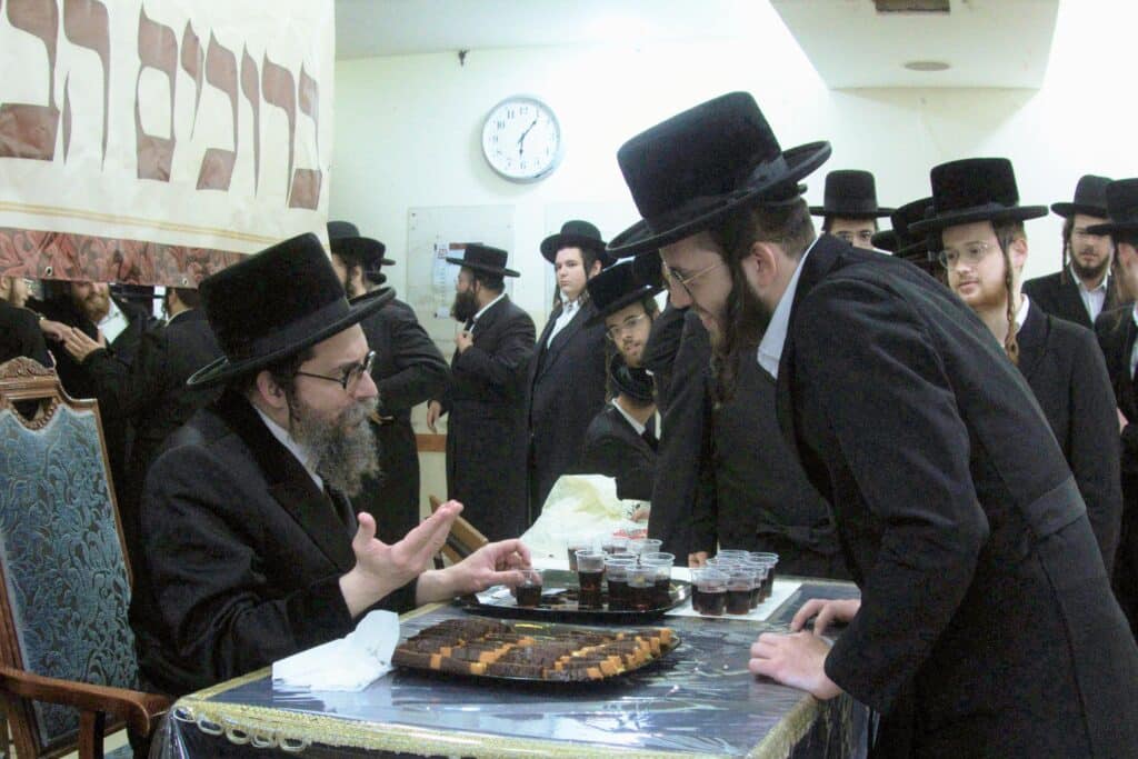 האדמו"ר מסקולען ירושלים בשיחת חיזוק בישיבת חיי תורה