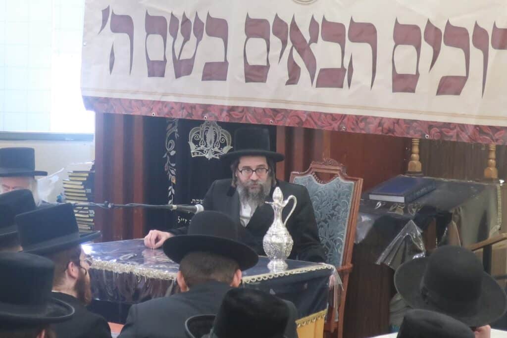 האדמו"ר מסקולען ירושלים בשיחת חיזוק בישיבת חיי תורה