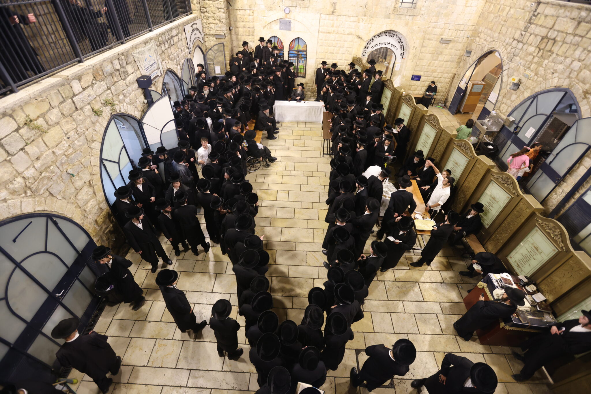 גלריה: האדמו"ר מערלוי עלה לציון הרשב"י במירון עם חסידיו