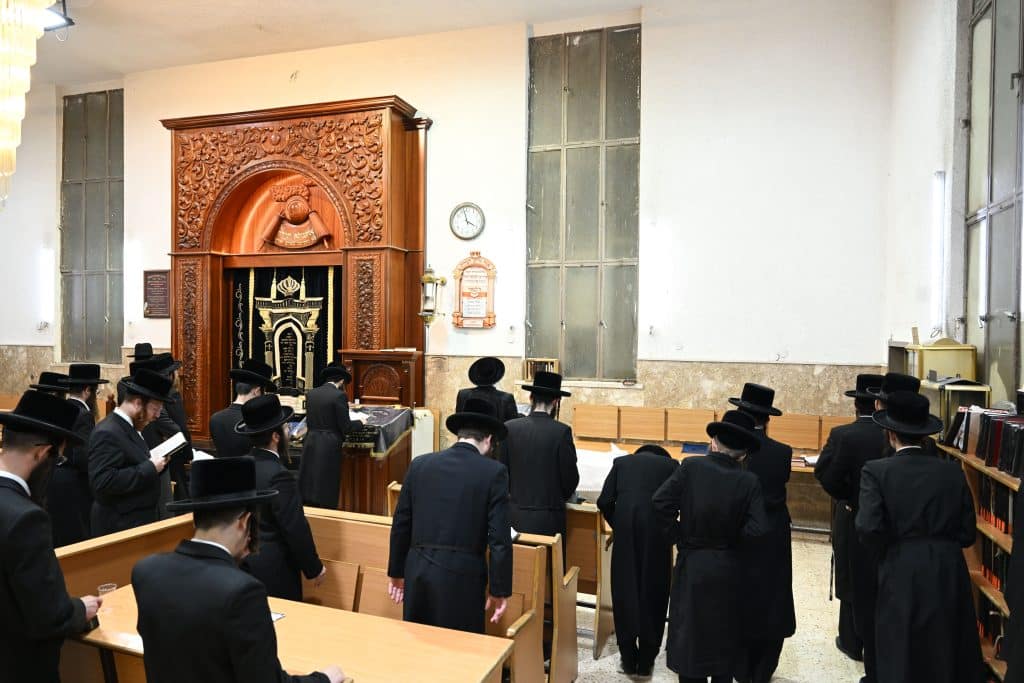 הימים הנוראים: האדמו"ר מצאנז קיבל קהל בבני ברק