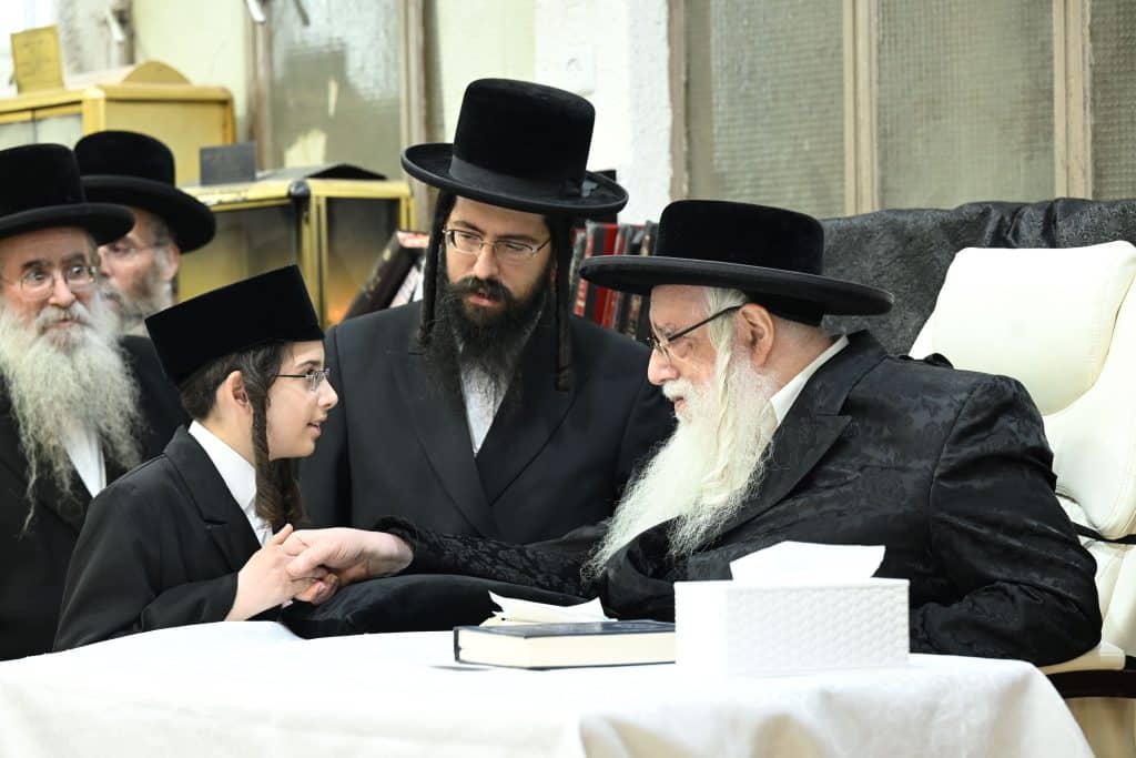 הימים הנוראים: האדמו"ר מצאנז קיבל קהל בבני ברק