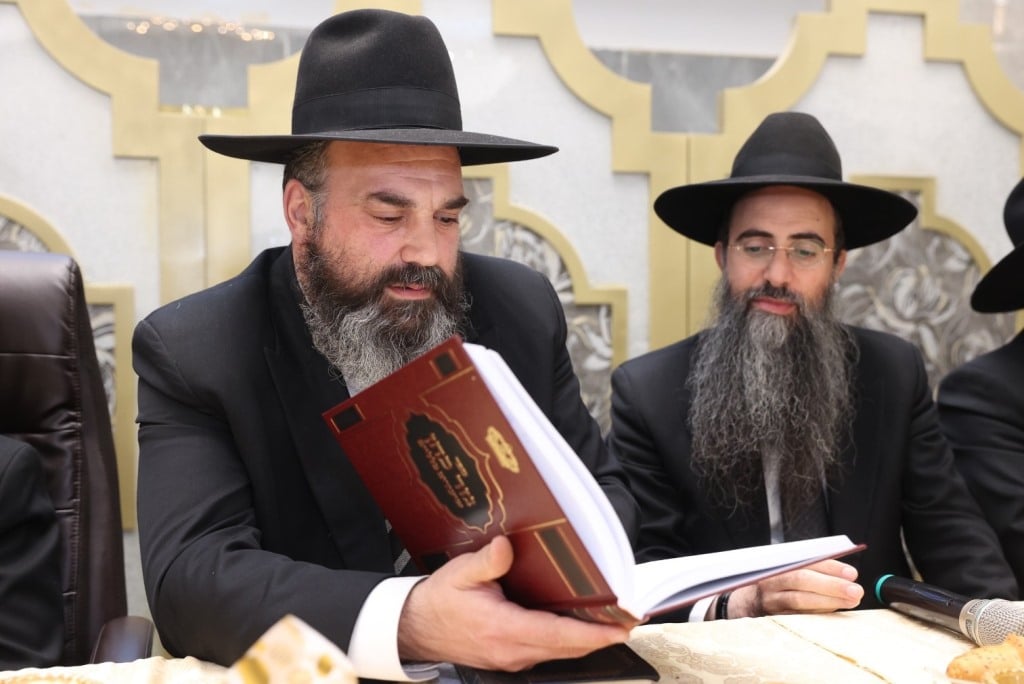 בישיבת 'אבני נזר' התכנסו לרגל הוצאת ספרו של ראש הישיבה