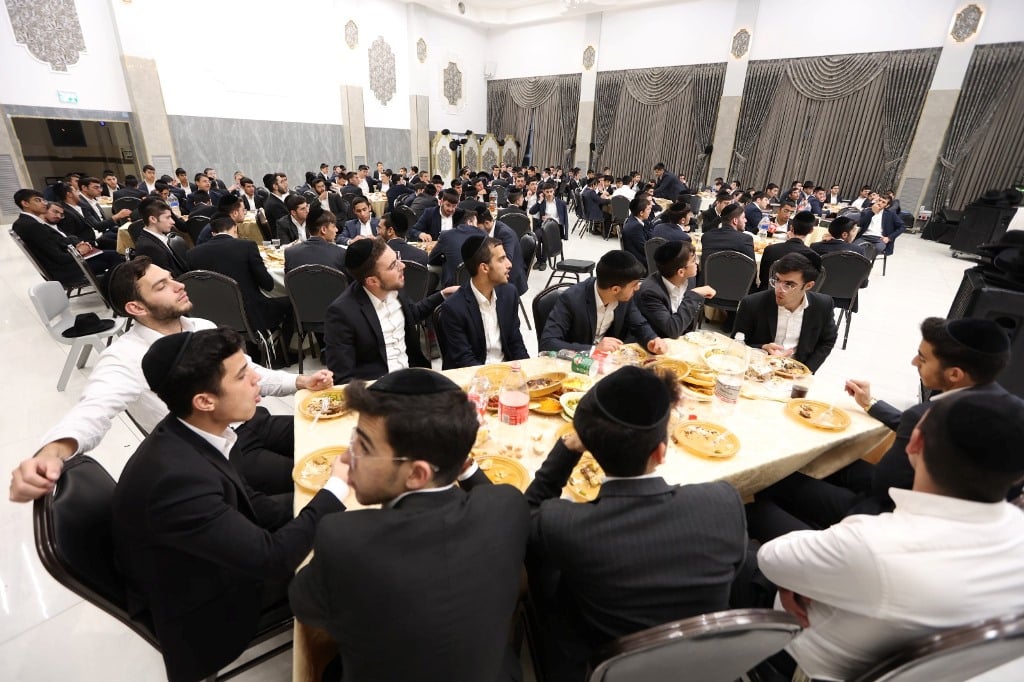 בישיבת 'אבני נזר' התכנסו לרגל הוצאת ספרו של ראש הישיבה