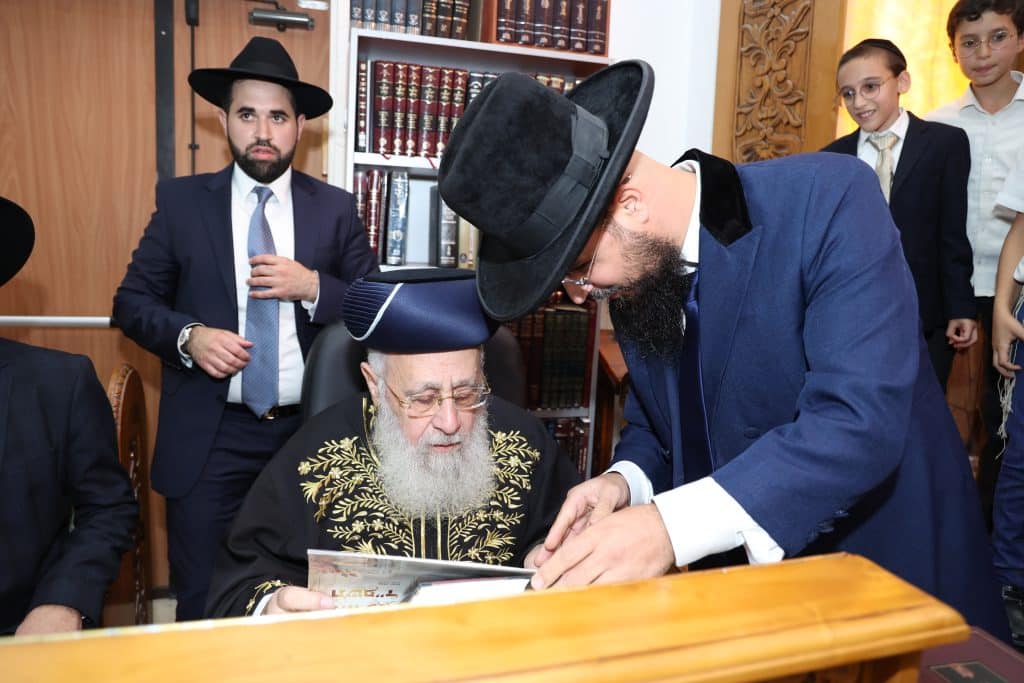 בהזמנת המועמד לראשות העיר: הראשל"צ שבת באלעד