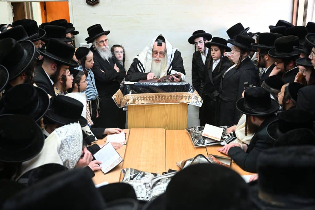 עם בעל מקריא חדש: בצאנז סיימו את מוסף סמוך לשקיעה