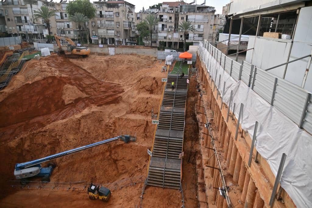 בויז'ניץ' יניחו את אבן הפינה ומגילת היסוד למרכז החסידות