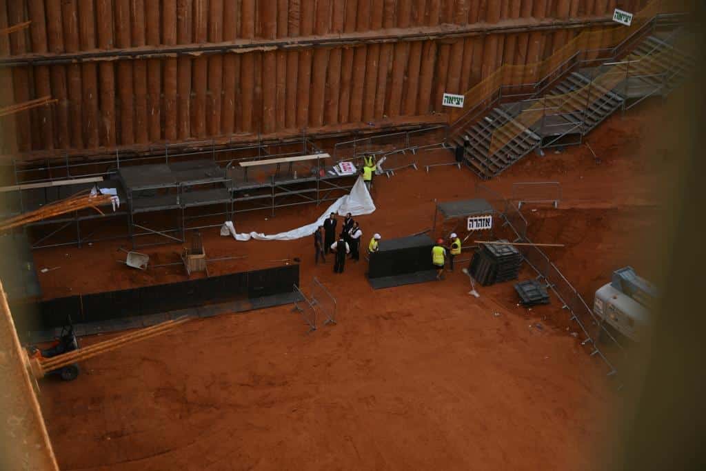 בויז'ניץ' יניחו את אבן הפינה ומגילת היסוד למרכז החסידות